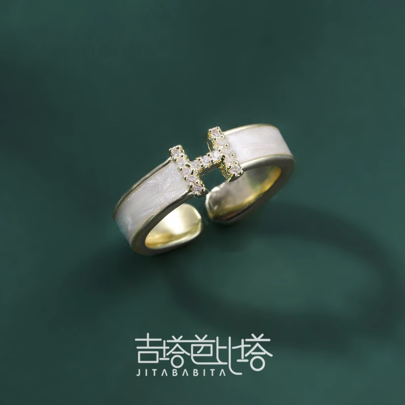吉塔芭比塔 铜合金戒指 气质H戒指小众指环简约轻奢金色   TZ-541