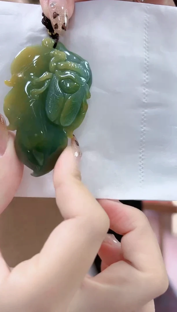 【闪购商品】翡翠颈饰未镶嵌孤品叶子宽36高62厚10