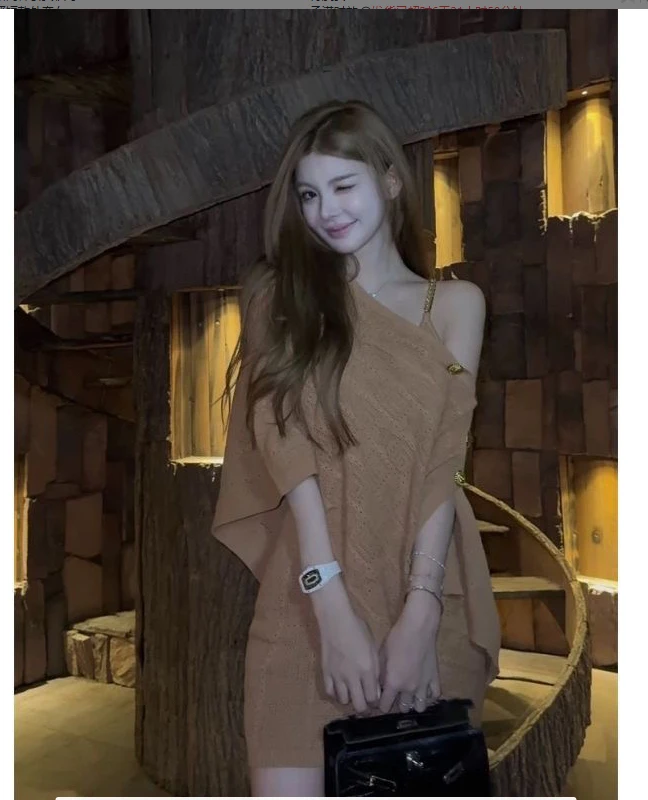 法式名媛设计感卡其色斗篷修身吊带裙气质针织两件套装女装