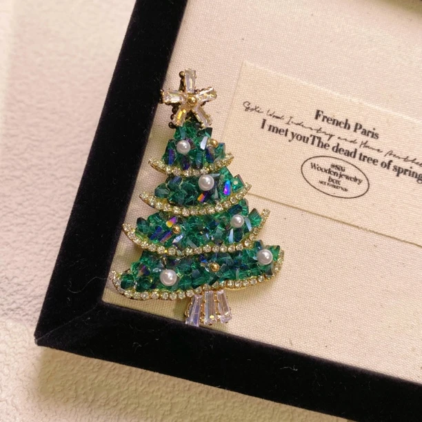 铜合金仿水晶胸针 圣诞节新品超美水晶圣诞树胸针8127