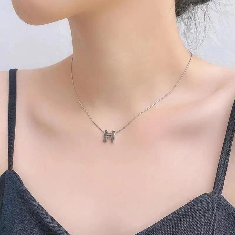 圣璃 钛钢项链 不掉色字母H银简约锁骨链女韩版简约时尚饰品轻奢