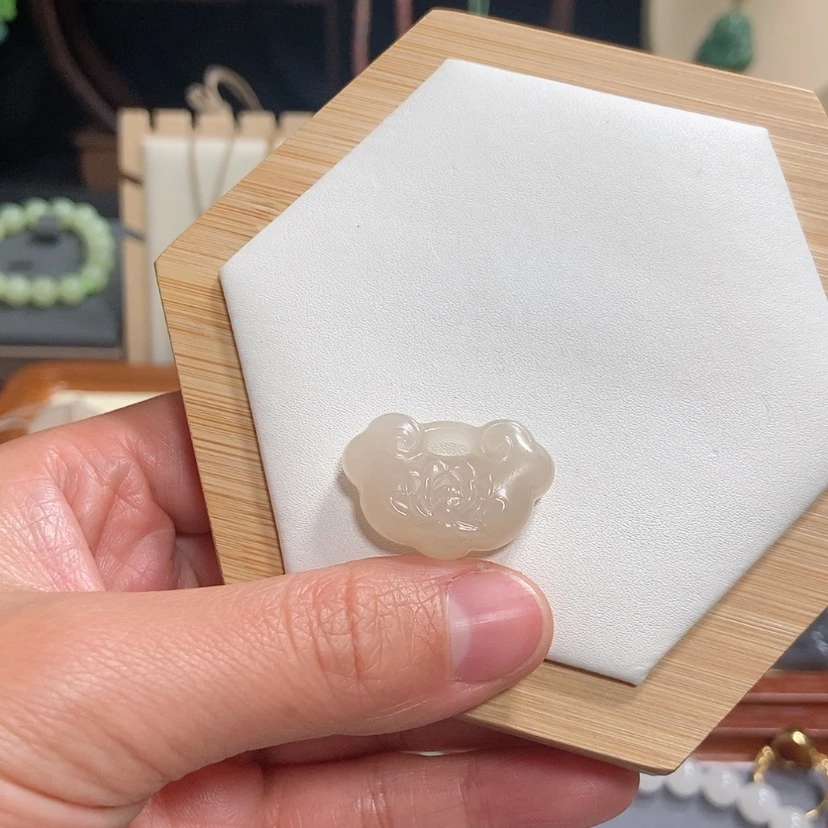 【闪购商品】和田玉颈饰未镶嵌s**w