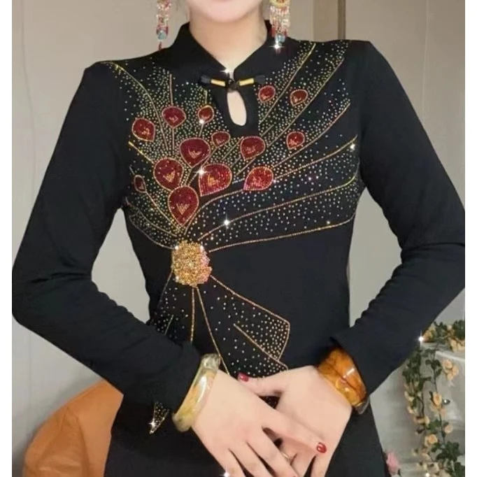 初春爆款花束旗袍扣长袖女打底衫时尚烫钻上衣修身显瘦长袖佳