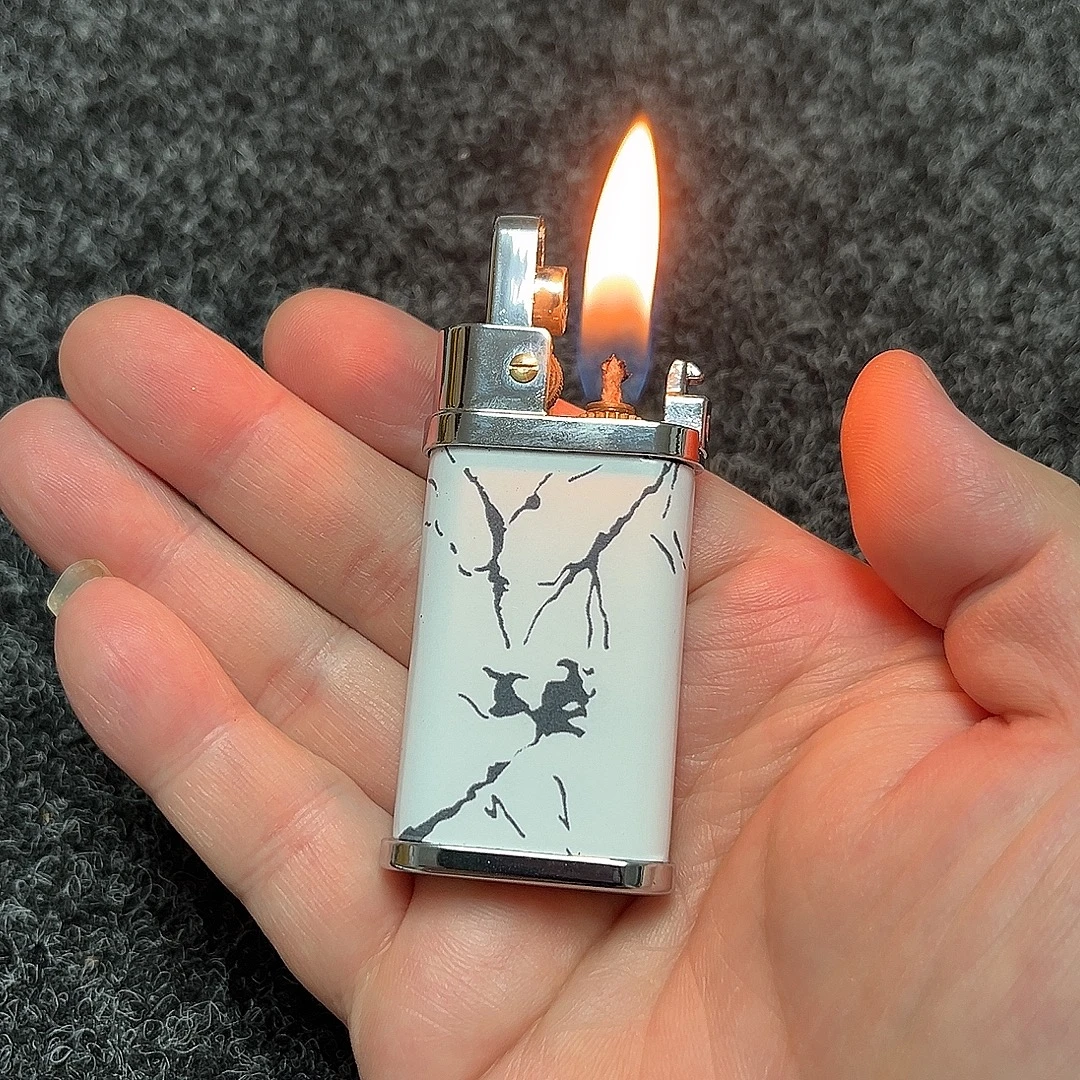 自动弹射煤油打火机 一键点火砂轮煤油打火机 按压点火打火机包邮