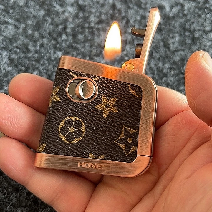 百诚霞光煤油打火机 自动弹射打火机 一键点火打火机 包邮