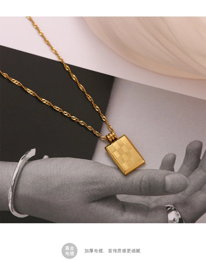 钛钢项链 069方牌镭射格子方块项链小众大气简约不掉色不过敏