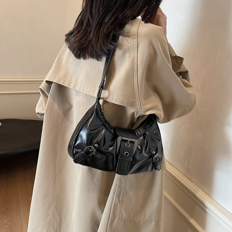 2024新款小众单肩托特包美式复古通勤气质做旧风包包腋下机车包女