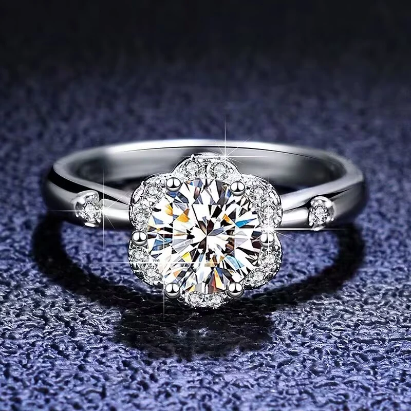 925银莫桑石银制品 【花季】0.5-1克拉/高品质D色奢华经典订婚女戒