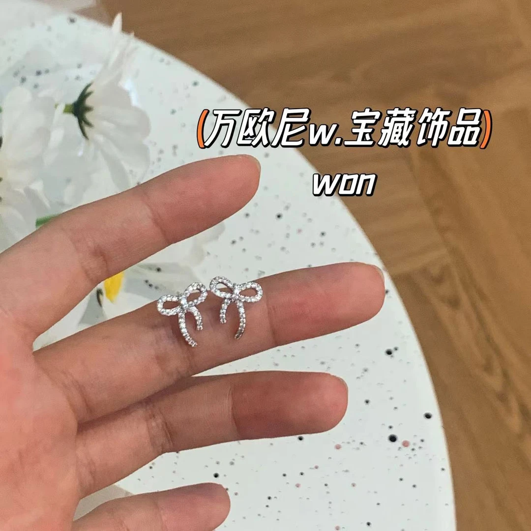 925银合成锆石耳饰 CHANGE x 邻家女孩 耳饰小众百搭甜美弧 E022