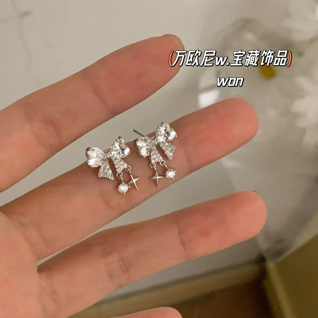 925银合成锆石耳饰 CHANGE x 小尾巴耳钉 可爱设计感 弧E602