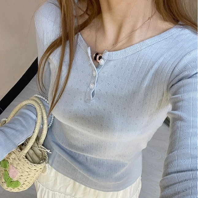 纯欲风圆领三粒扣打底衫女bm春2024新款正肩长袖T恤纯色内搭上衣