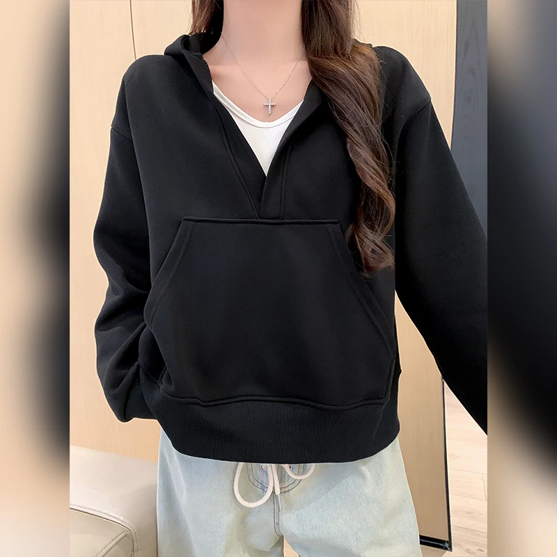 春季黑色宽松v领连帽卫衣女春秋爆款2025新款慵懒风百搭上衣即墨