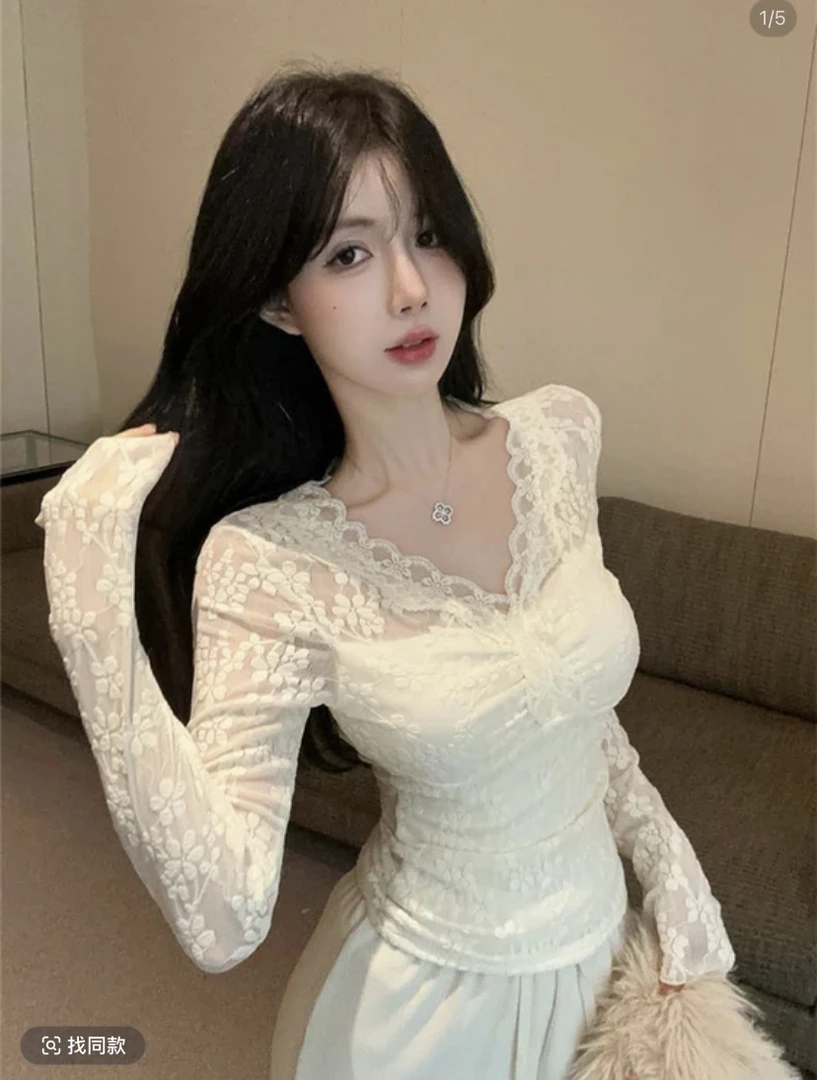 纯欲性感蕾丝花边V领镂空上衣女秋冬新款气质独特修身内搭长袖T恤