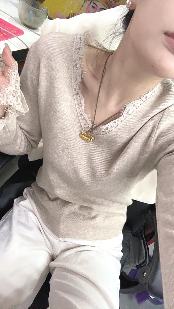 YanJie臻选·老板娘自留V领蕾丝针织上衣