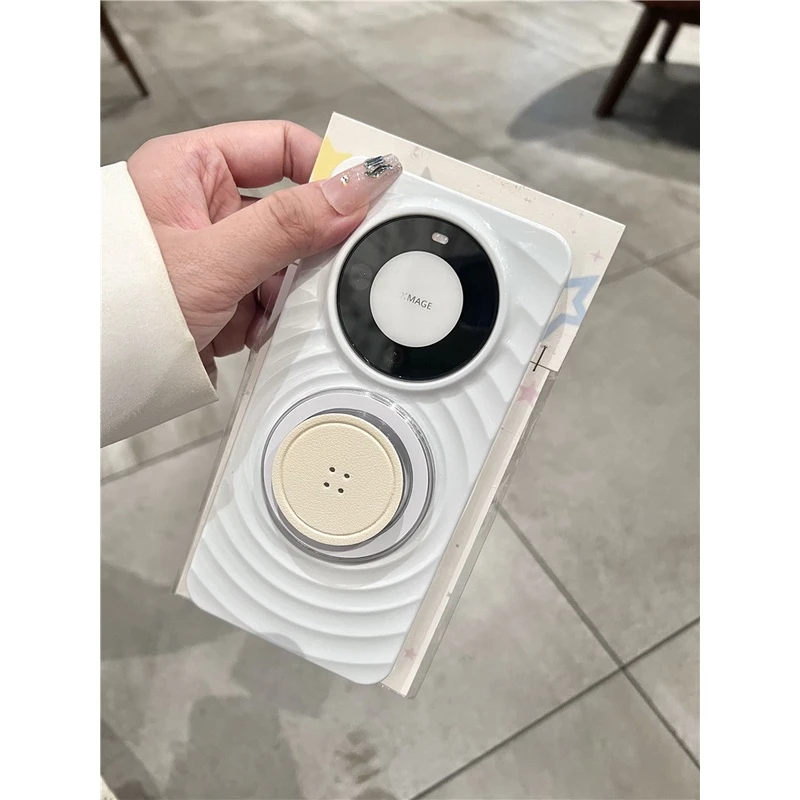 适用华为mate60pro+新款手机壳纯色波漾磁吸皮质纽扣支架mate60高