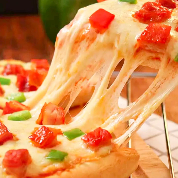 {超值尝鲜6袋装}披萨早餐肉食狂欢披萨拉丝加热马苏里拉饼纯手工