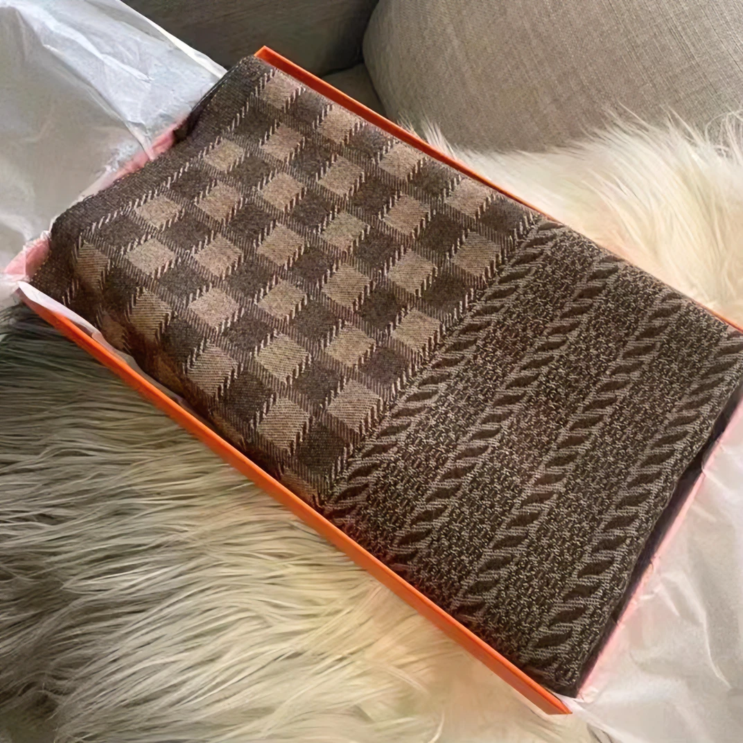 【围巾工厂】中古高品质百搭棋盘格加厚保暖双色男女情侣围巾中