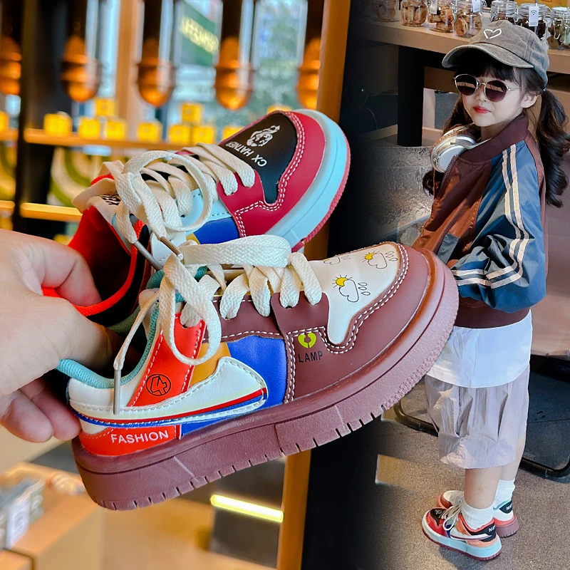 2025年新款儿童软底板鞋春季小众潮流白韩版底帮潮款休闲鞋女童鞋