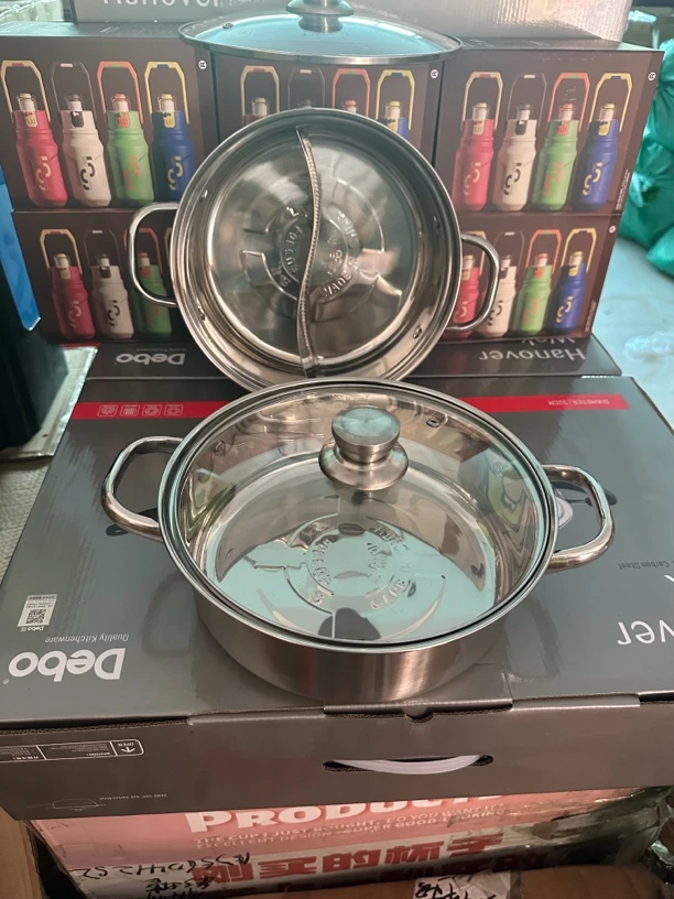 加厚不锈钢鸳鸯火锅、清汤锅库存处理、送两个汤勺。