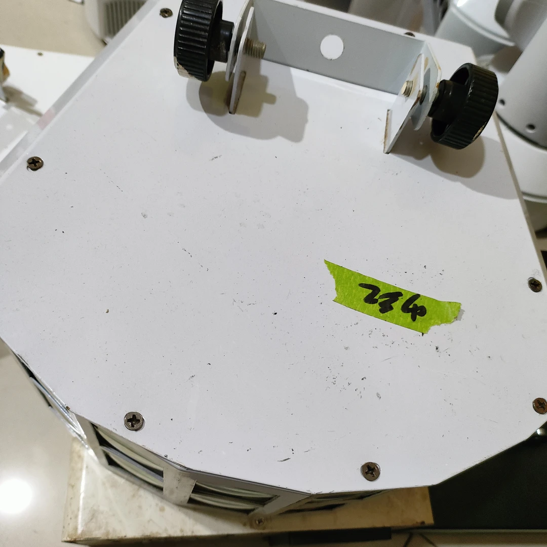 KTV少色大蝴蝶灯一个，