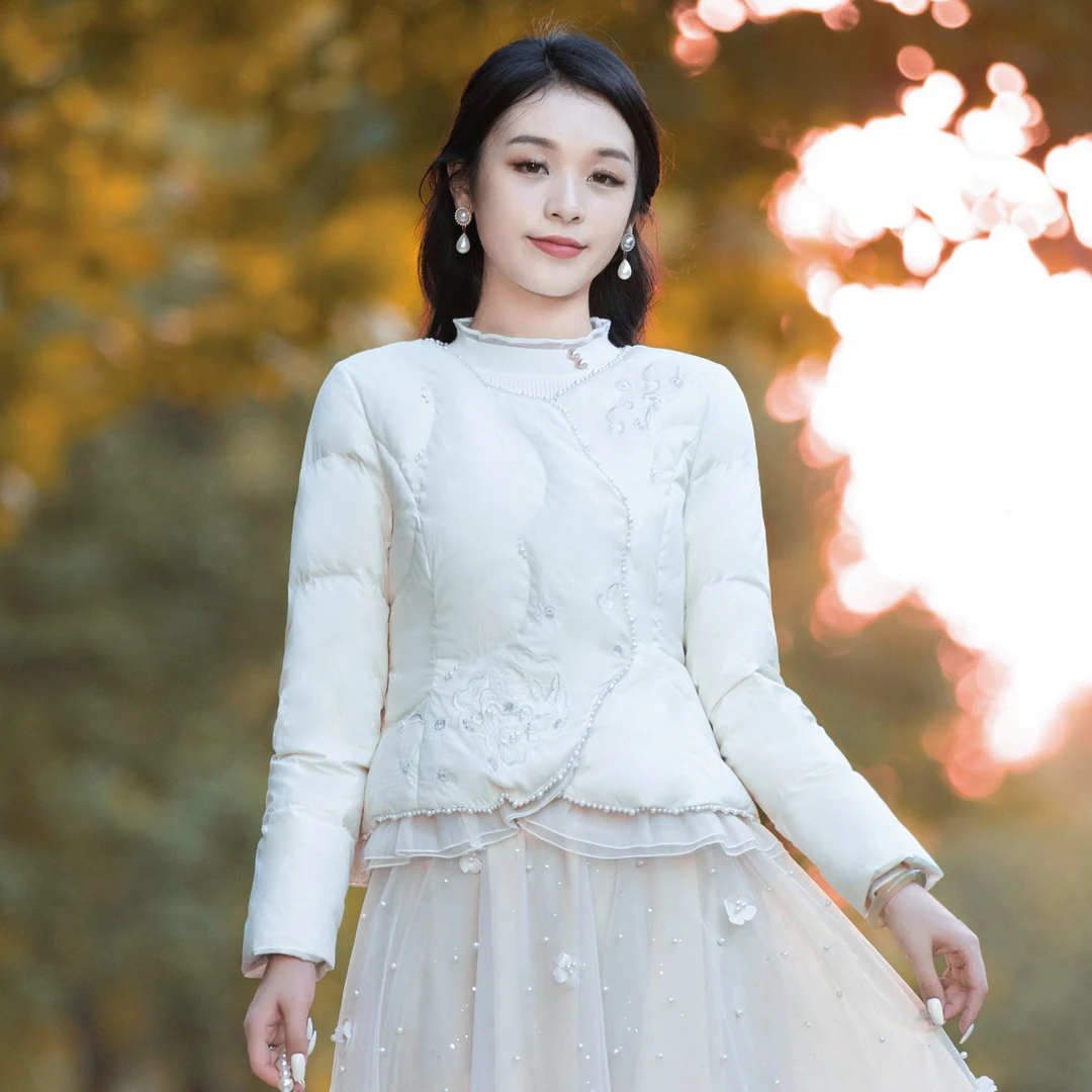 烟花烫国风白色短款羽绒服女冬季小个子复古中式绣花外套 亦初