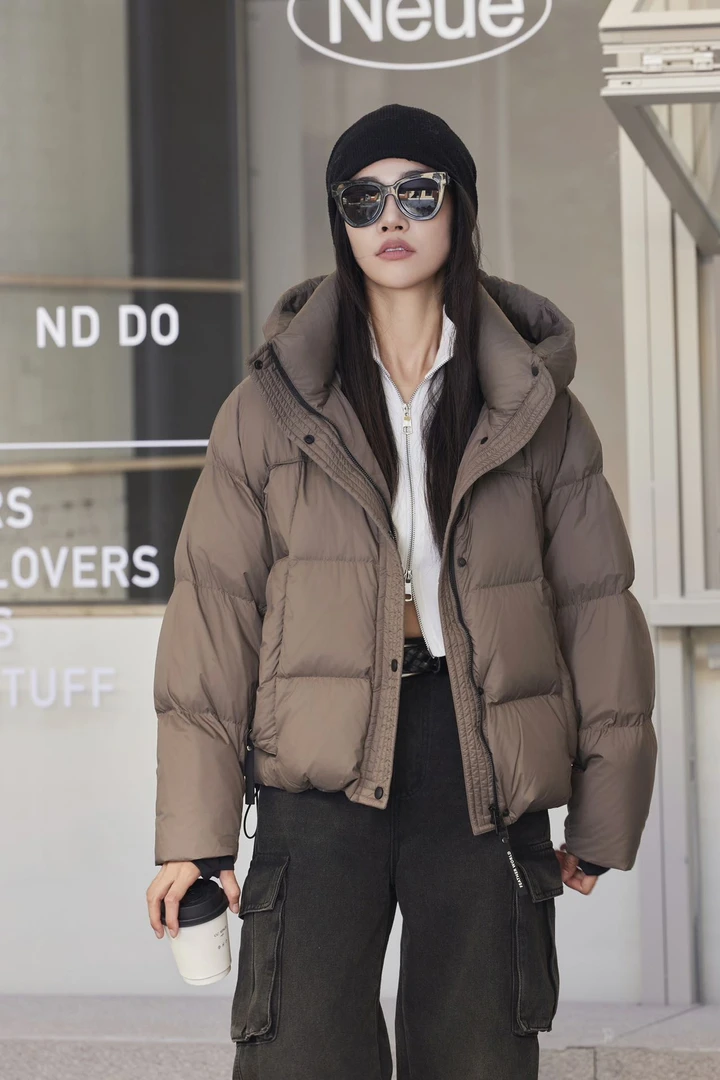 新国标90白鹅绒羽绒服短款时尚休闲连帽宽松加厚冬季女短款羽绒服