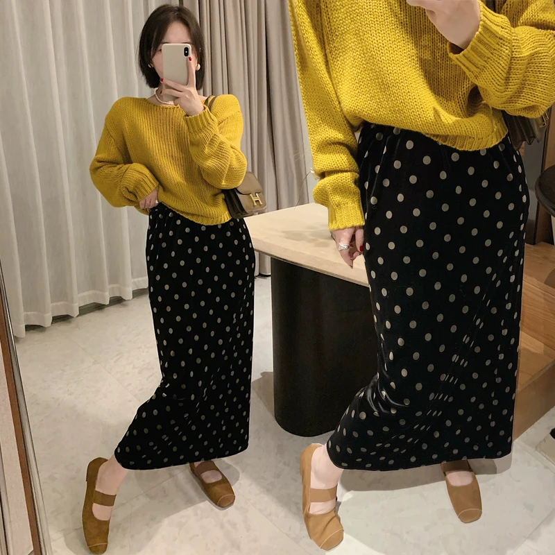 孕妇裙秋冬装外穿宽松法式复古丝绒波点圆点包臀孕妇中长款半身裙