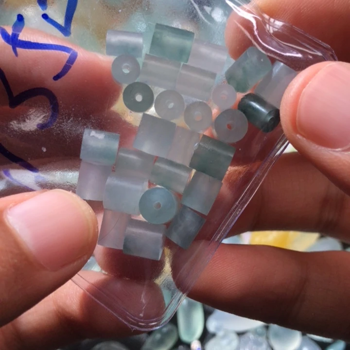 定制翡翠未镶嵌挂件