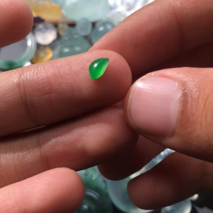 定制翡翠未镶嵌挂件