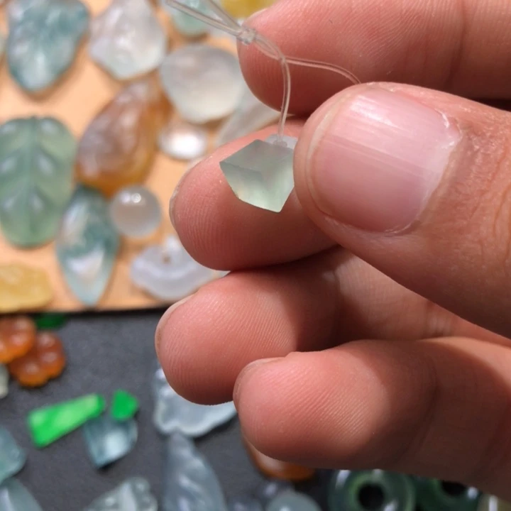 定制翡翠未镶嵌挂件