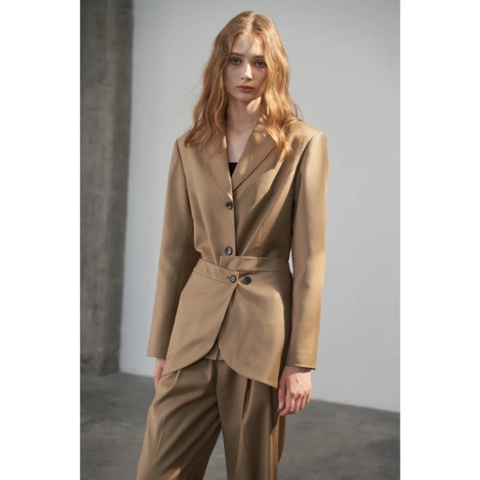 Heemmi设计师品牌23秋冬新款压光亮面工艺时尚西装半裙西裤三件套