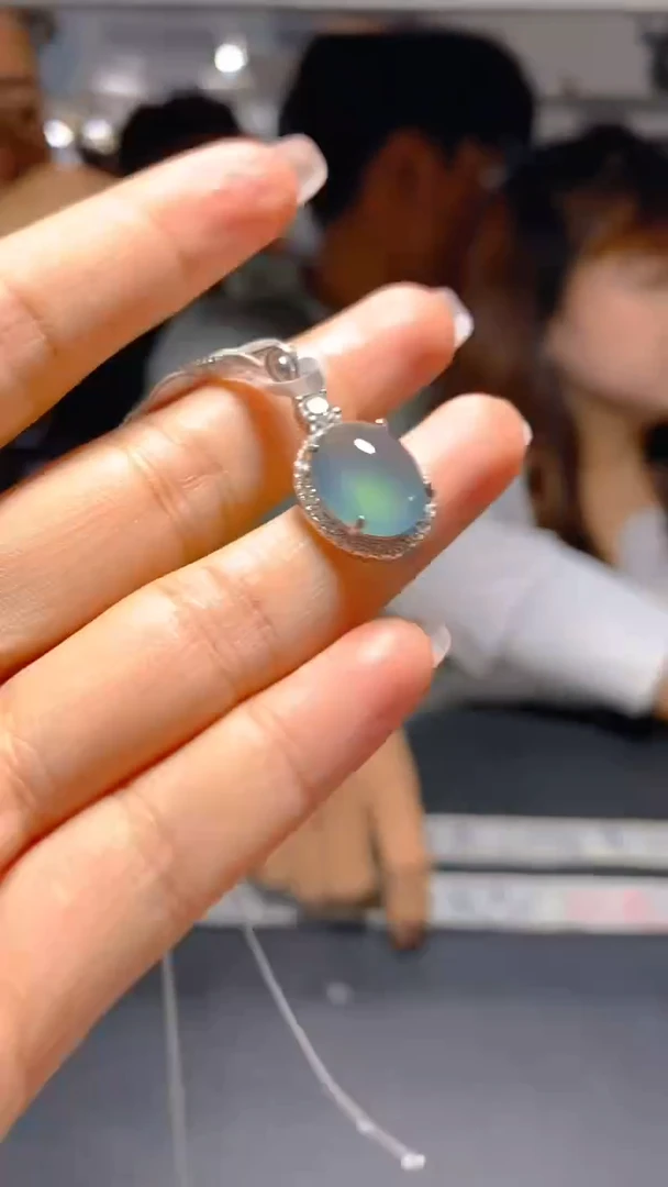 【闪购商品】翡翠吊坠(赠链)未镶嵌0162136751