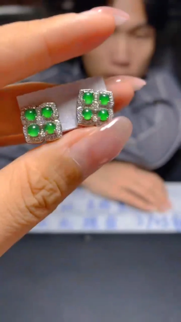 【闪购商品】翡翠耳饰未镶嵌0547915042