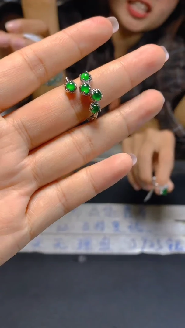 【闪购商品】翡翠戒指未镶嵌0900320149