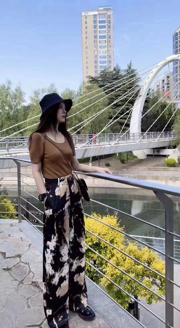 易缔媤缎面潮裤D13438A5013