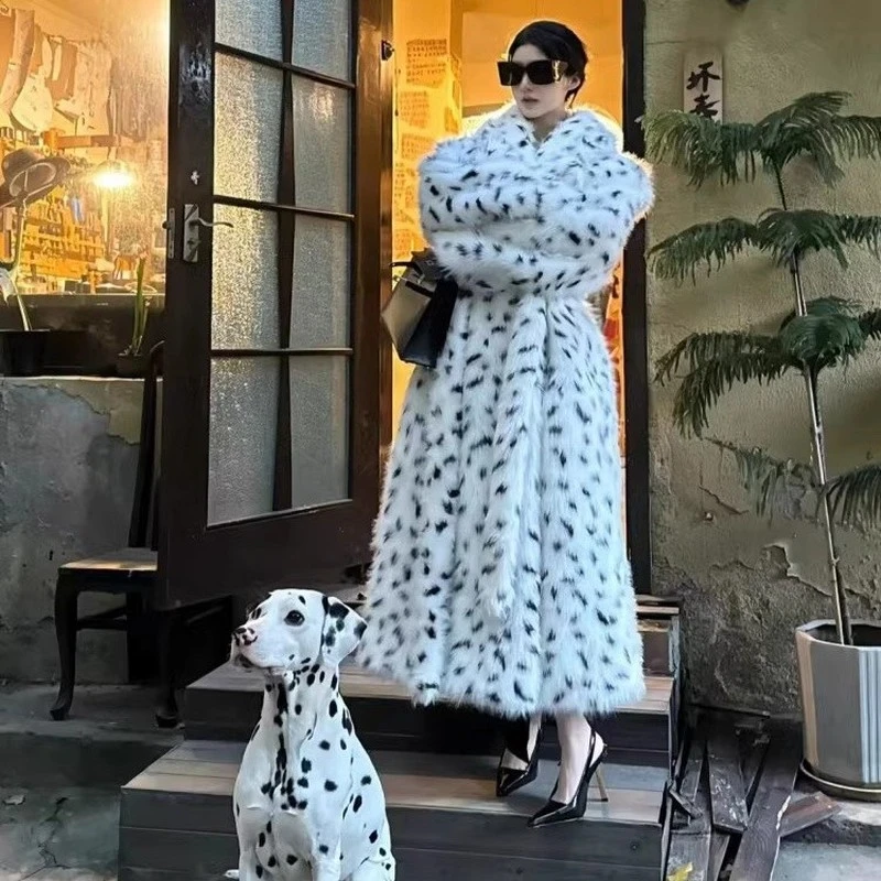 轻奢豹纹环保皮草大衣女2024冬季新款时尚白色狐狸皮毛一体棉外套
