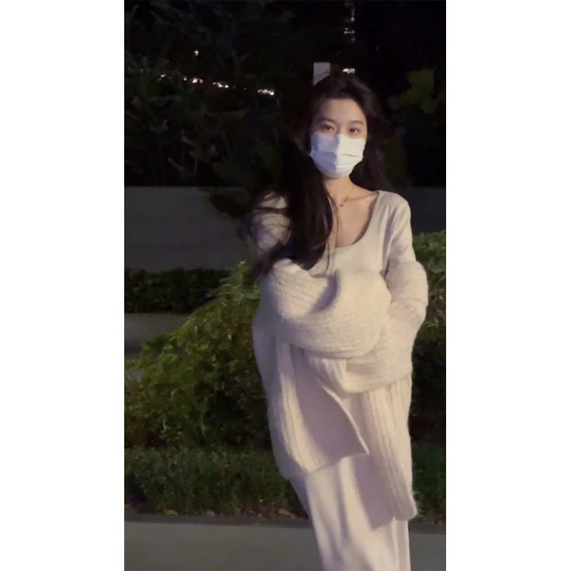 2024年秋季装新款高级感针织开衫外套内搭别致温柔风连衣裙长裙子