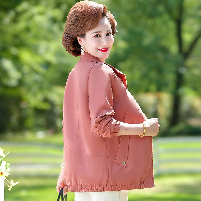 中年妈妈装外套洋气短款夹克2024新款50岁中老年女装春秋气质风衣