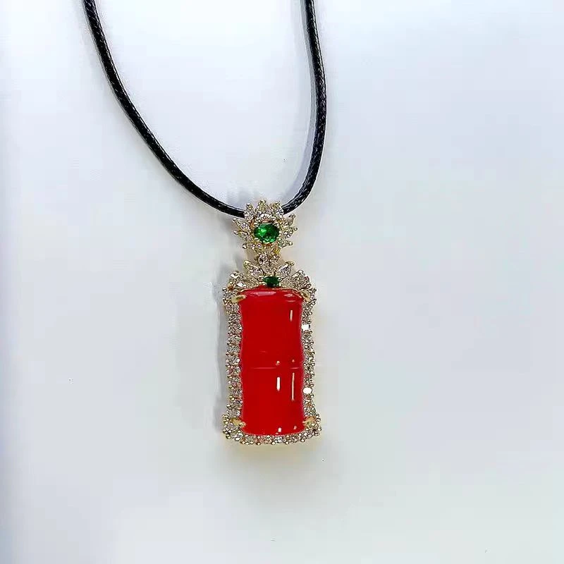 中国红节节高天然玉髓吊坠女款红玛瑙项链高级感玉坠天然玉石礼物