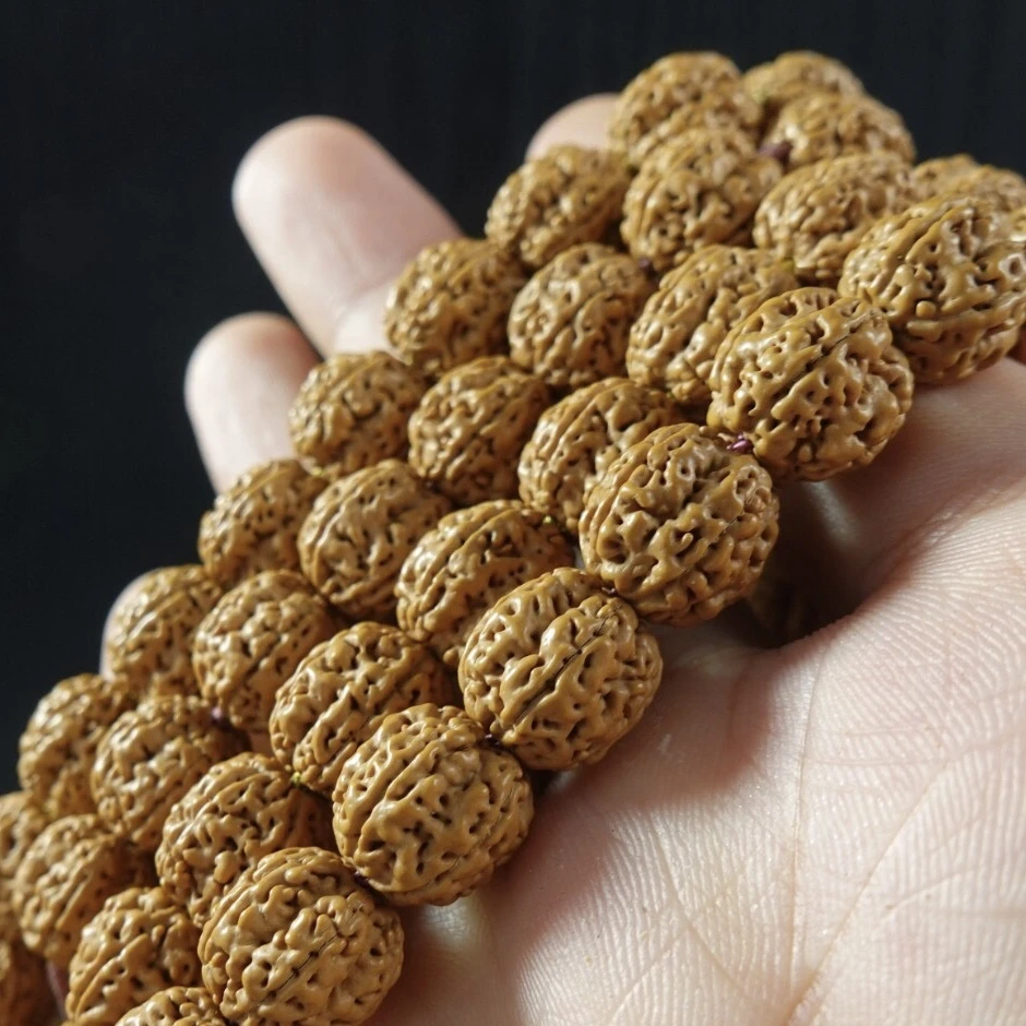麦穗盘龙9mm天然姜黄皮小金刚菩提子高桩连肉一代麦穗盘龙纹108