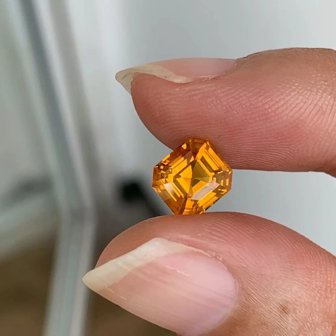 2.08ct 天然老烧黄色蓝宝石裸石