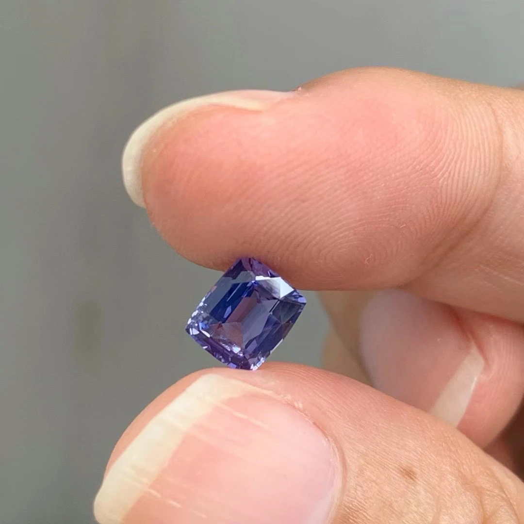 1.14ct 无烧紫色蓝宝石 晶体干净