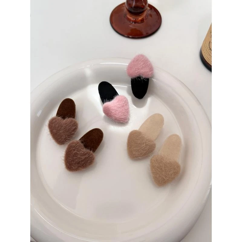 冬季爱心毛毛发夹女植绒小夹子前额刘海夹侧边鸭嘴夹发卡发饰头饰