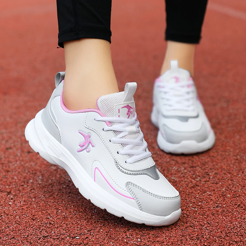 乔尼丹莱正品春秋防滑跑步女鞋皮面防水软底学生休闲舒适运动鞋子