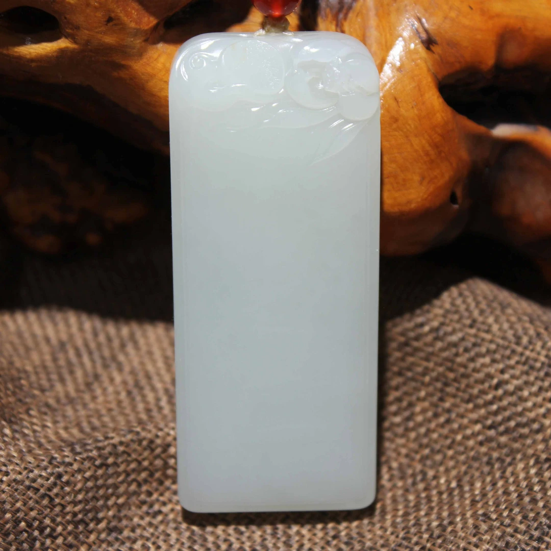 新疆和田玉平安无事牌挂件 手工雕 牌头雕有莲花