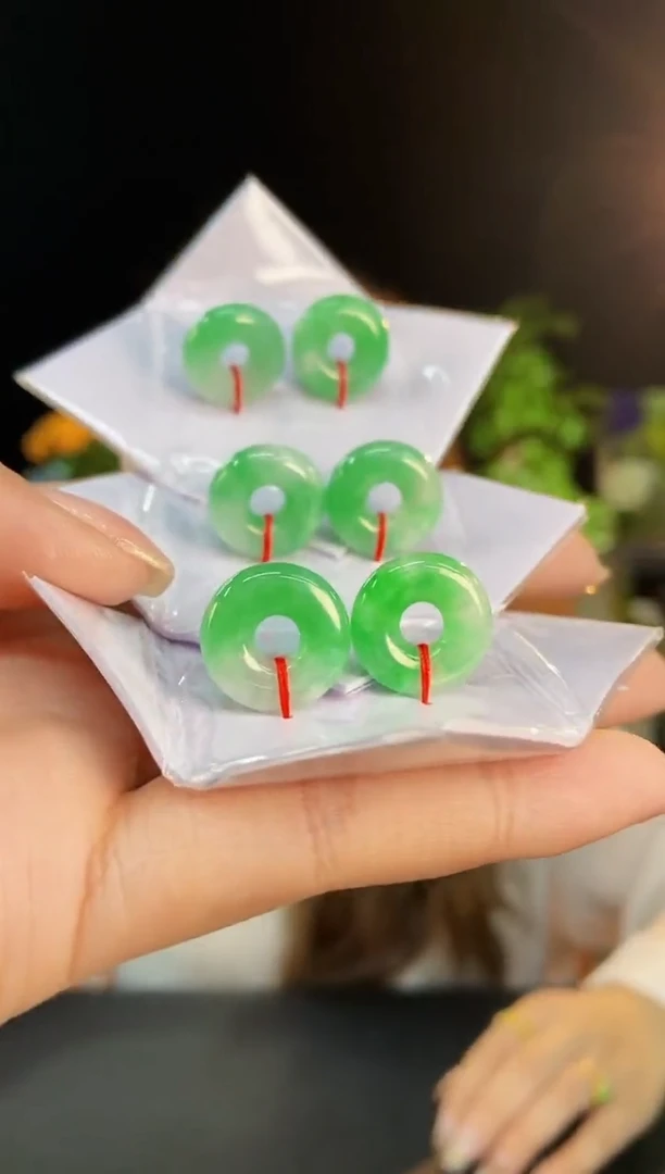 【闪购商品】翡翠耳饰未镶嵌1甜甜圈/缅甸A货/多样性发货/一对