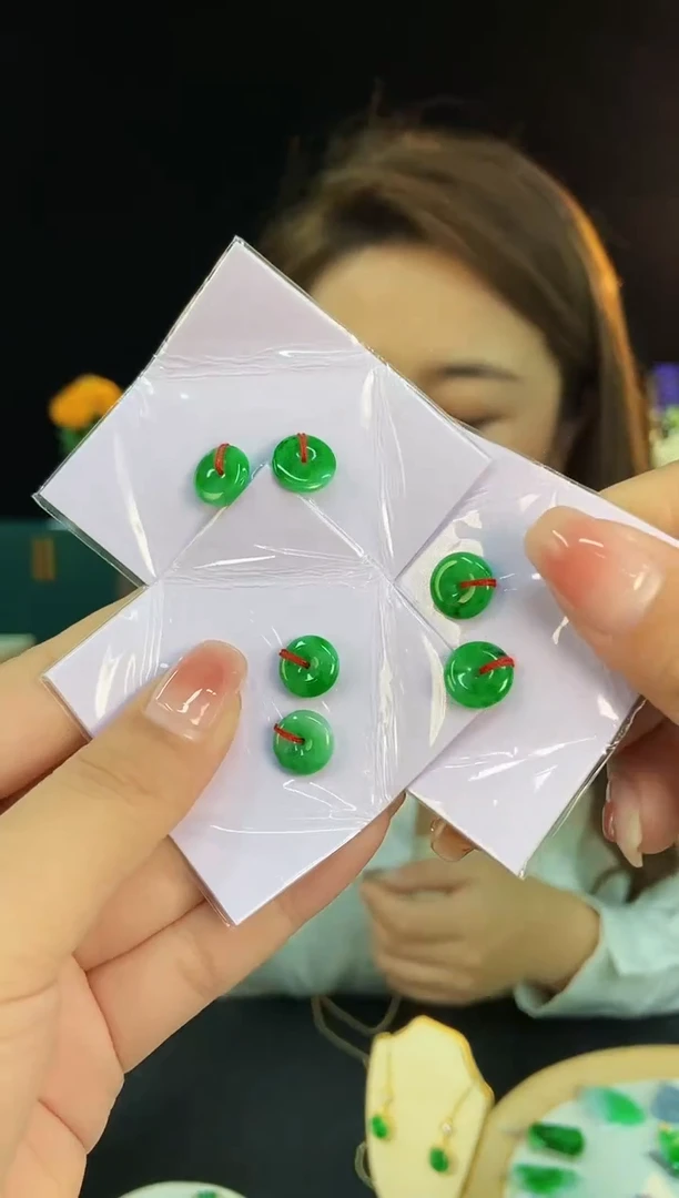 【闪购商品】翡翠耳饰未镶嵌1甜甜圈/缅甸A货/多样性发货/一对