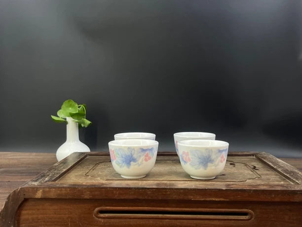 醴陵高温瓷釉下贴花葡萄纹小茶杯，厂货微瑕容量约为100ml✖️4