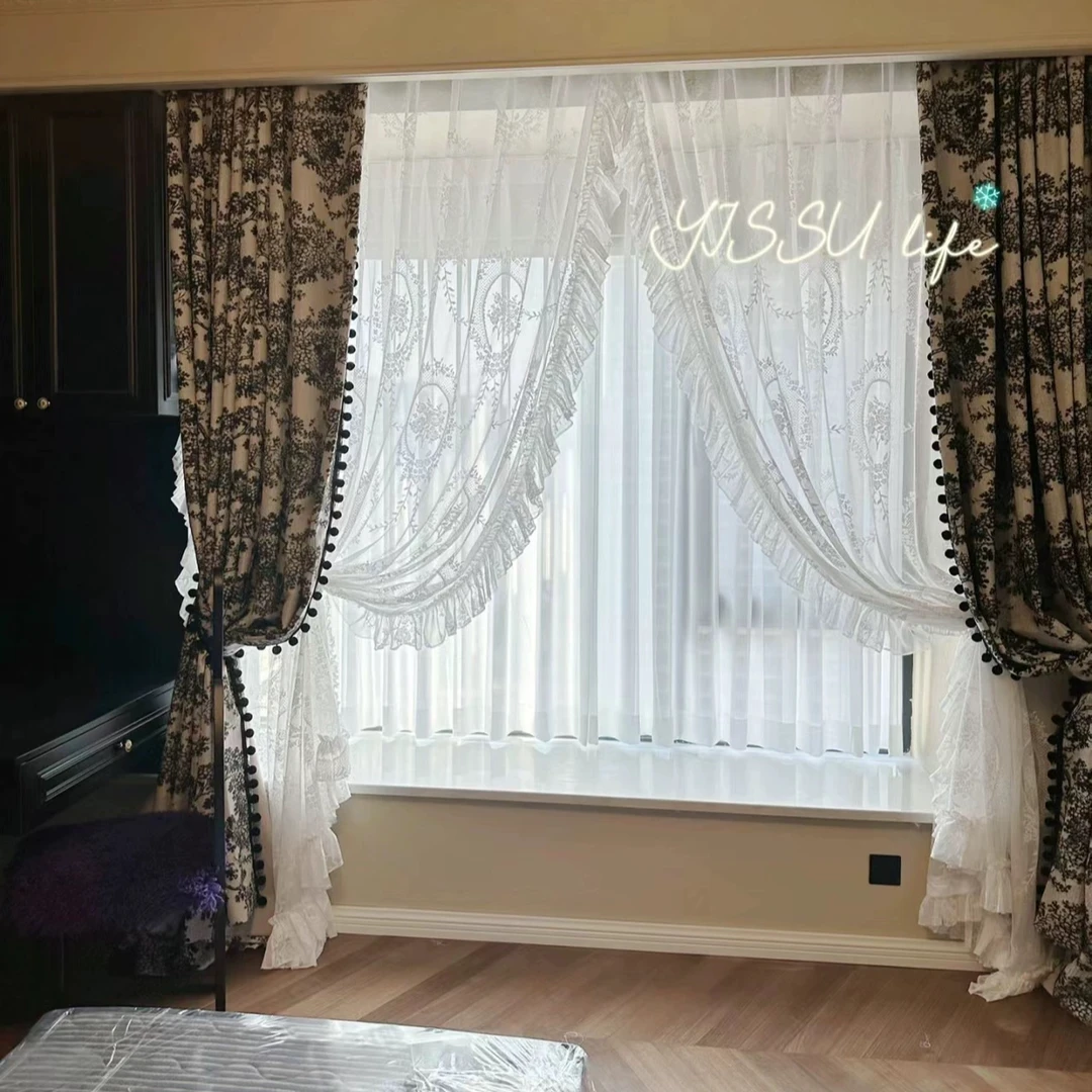 复古法式客厅杨梅树拼黑色毛球