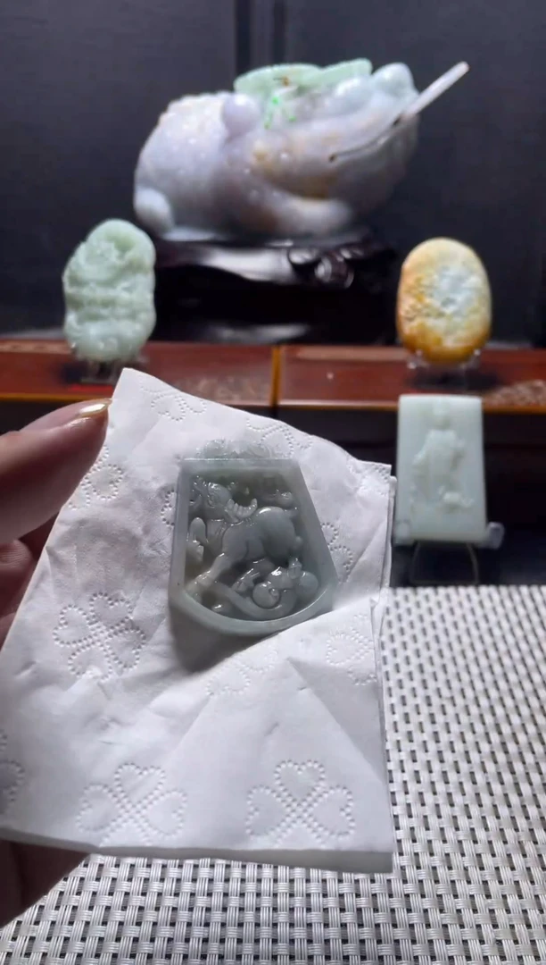 【闪购商品】定制翡翠未镶嵌挂件